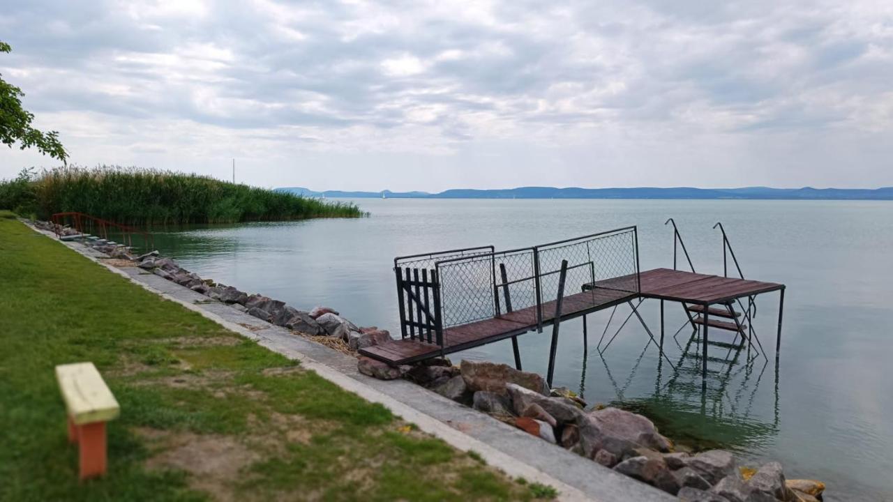 Traumlage Direkt Am See Balatonszárszó Εξωτερικό φωτογραφία